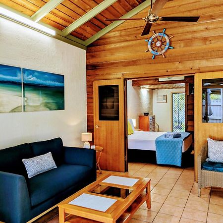 Beachside Cottage - A Private Peaceful Hidden Gem 50M To Beach Nelly Bay Екстериор снимка