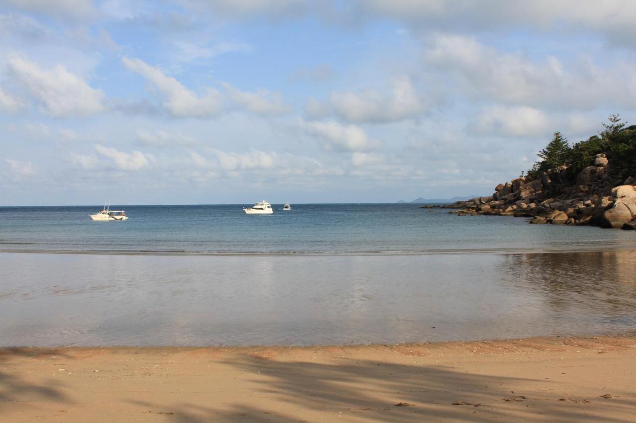 Beachside Cottage - A Private Peaceful Hidden Gem 50M To Beach Nelly Bay Екстериор снимка