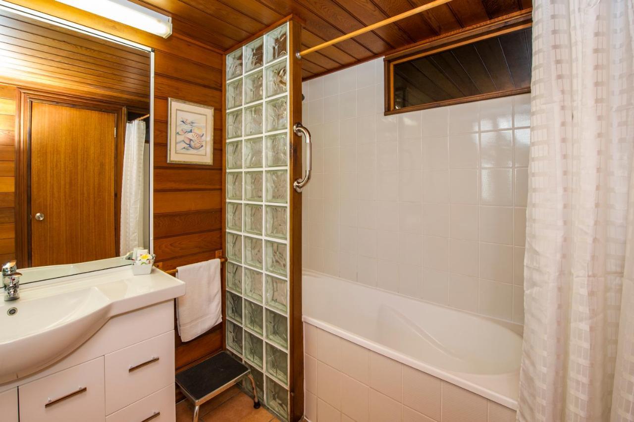 Beachside Cottage - A Private Peaceful Hidden Gem 50M To Beach Nelly Bay Екстериор снимка