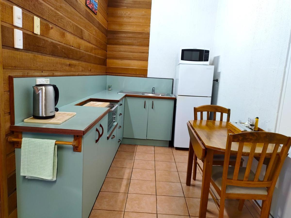 Beachside Cottage - A Private Peaceful Hidden Gem 50M To Beach Nelly Bay Екстериор снимка