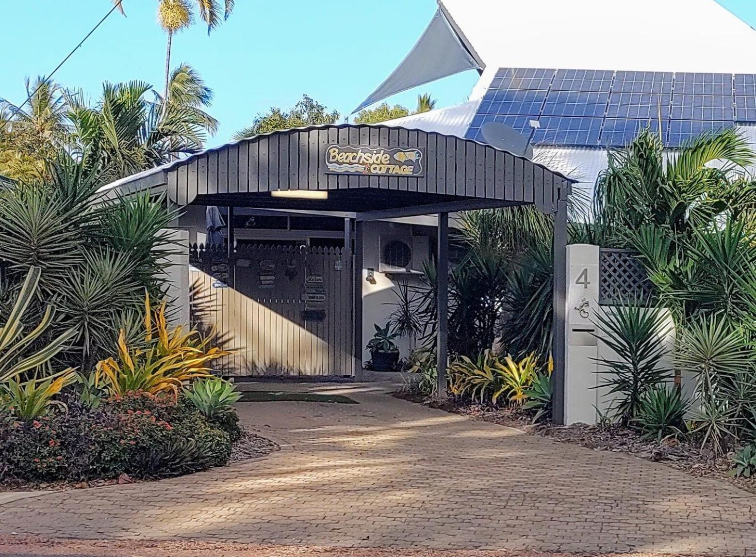 Beachside Cottage - A Private Peaceful Hidden Gem 50M To Beach Nelly Bay Екстериор снимка